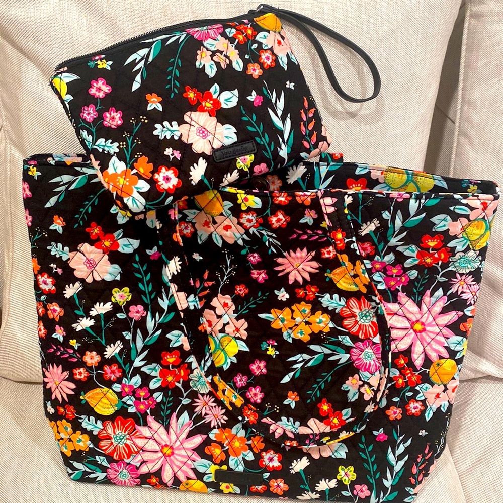 Vera Bradley bag shoulder purse clutch wristlet pouch zippered floral black base